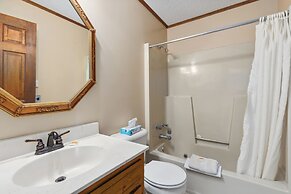 The Lodges at Breezy Point