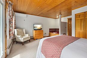 The Lodges at Breezy Point