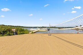 The Lodges at Breezy Point