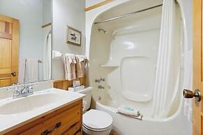 The Lodges at Breezy Point