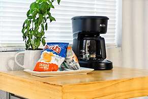 Harmony Studio 5min-asian Dist Full Kitchen