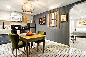 Harmony Studio 5min-asian Dist Full Kitchen