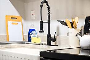 Harmony Studio 5min-asian Dist Full Kitchen