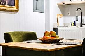 Harmony Studio 5min-asian Dist Full Kitchen