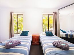 Boyne Island Motel and Villas