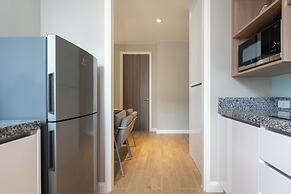 Diamond Condominium 2506