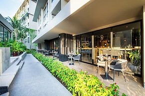 Diamond Condominium 2506