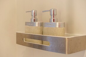 Diamond Condominium 2506