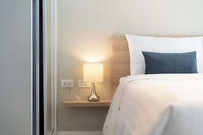 Diamond Condominium 2506