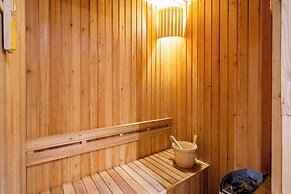 Diamond Condominium 2506