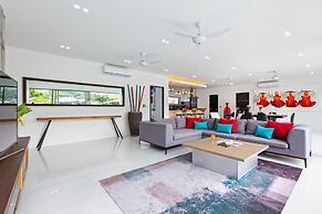 Open-space Design 4BR Pool Villa Luna