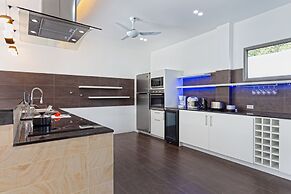 Open-space Design 4BR Pool Villa Luna