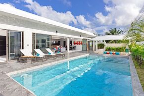 Open-space Design 4BR Pool Villa Luna