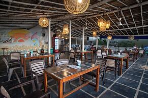 Sunset Cafe Beach Stay