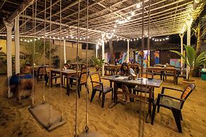 Sunset Cafe Beach Stay