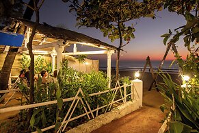 Sunset Cafe Beach Stay