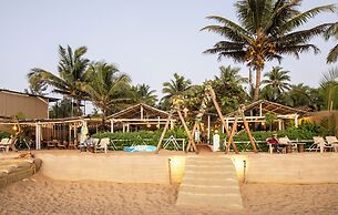 Sunset Cafe Beach Stay