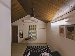 Sunset Cafe Beach Stay