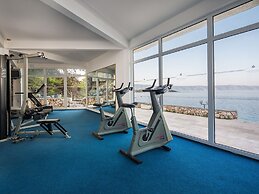 Apartments Fontana Resort in Jelsa, With Swimming Pool