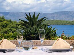 Apartments Fontana Resort in Jelsa, With Swimming Pool