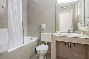 Apartments Fontana Resort in Jelsa, With Swimming Pool