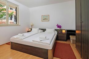 Beautiful Apartments in Jelsa, With Pool