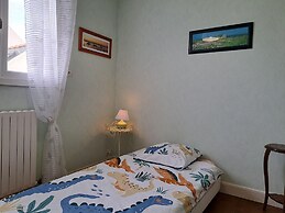 Holiday House Near Sand Beach in Ploudalmezeau