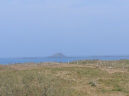Holiday House Near Sand Beach in Ploudalmezeau