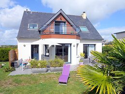 Holiday Home in Crozon With sea Beach