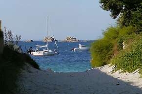 Villa With Direct Access to the Beach