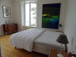 Villa With Direct Access to the Beach
