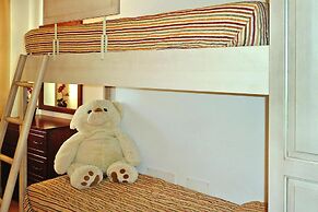 Apartment in Vada With Garden Furniture