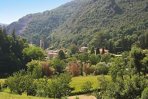 Apartment Casa Paola With Pool in Camaiore