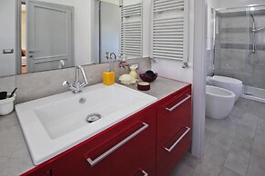 Apartment Casa Paola With Pool in Camaiore