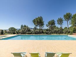 Holiday Home in Domaine de St.endreol With Pool