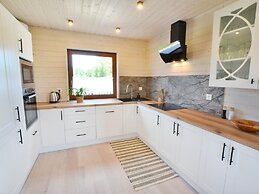Holiday House With Whirlpool, Sulechowo