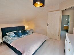Holiday House With Whirlpool, Sulechowo