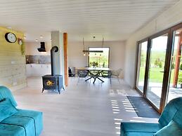Holiday House With Whirlpool, Sulechowo