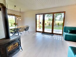 Holiday House With Whirlpool, Sulechowo