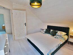 Holiday House With Whirlpool, Sulechowo