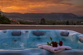 Cozy Holiday Home With Pool and Whirlpool in Maheri