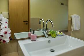 Cozy Holiday Home With Pool and Whirlpool in Maheri