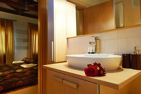 Cozy Holiday Home With Pool and Whirlpool in Maheri