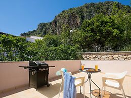 Cozy Holiday Home With Pool and Whirlpool in Maheri