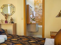 Cozy Holiday Home With Pool and Whirlpool in Maheri