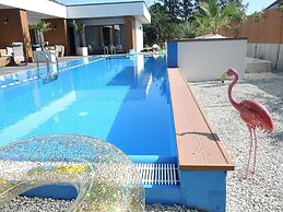 House With a Private Swimming Pool and Sauna