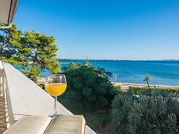 Apartments in House Liveric, in Vir at the Beach