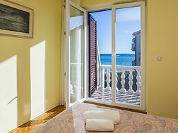 Apartments in House Liveric, in Vir at the Beach