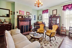 America Room 1 Bedroom by Main Street Bed & Breakfast