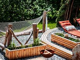 Hideway Chalet Gamsgluck With Pool and Sauna
